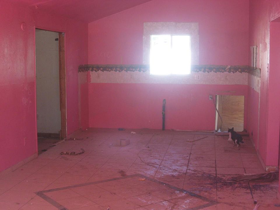 2nd image of 1018 E ROMLEY Road