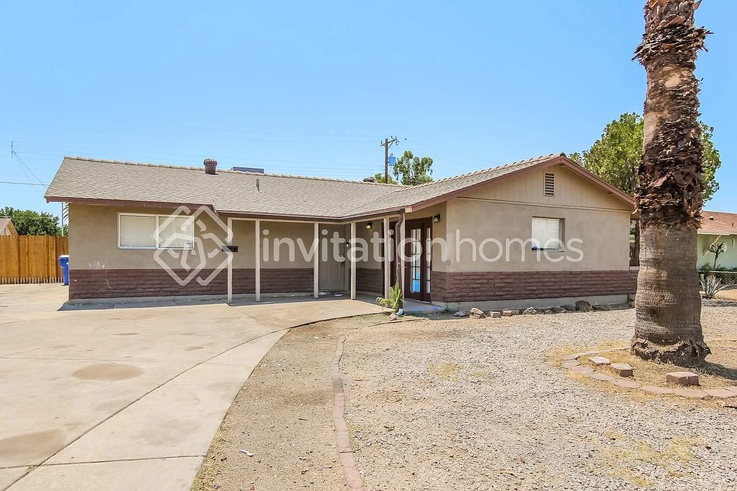 6717 W Hazelwood St Phoenix, AZ 85033 — Photo 1
