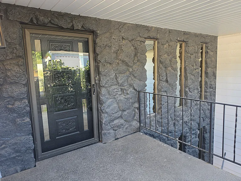 W Grandview Ave — Photo 2