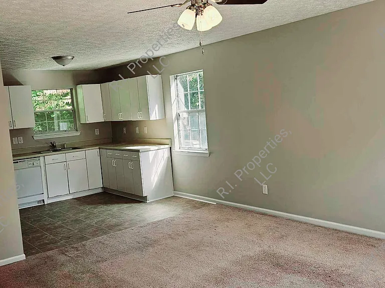 565 Highland Dr #3 — Photo 11