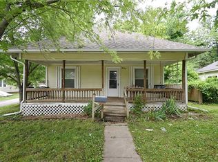 582 Richfield Rd, Liberty, MO 64068