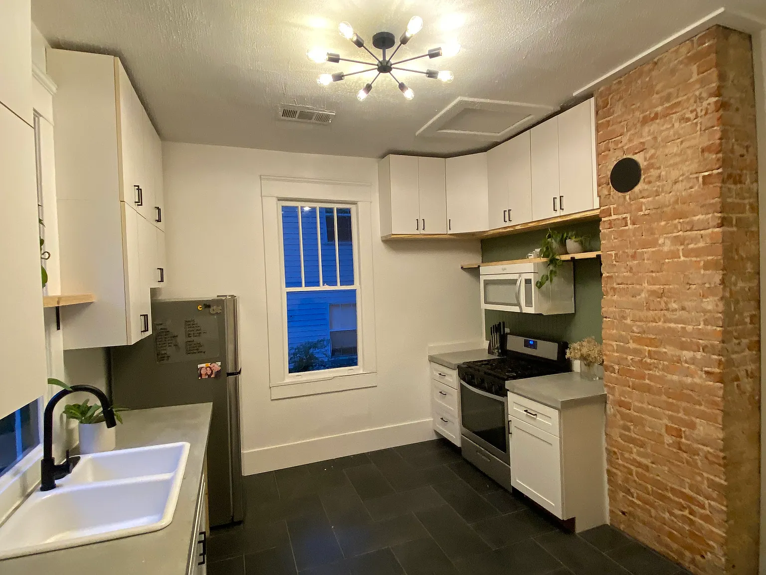 486 Calhoun St NW — Photo 2
