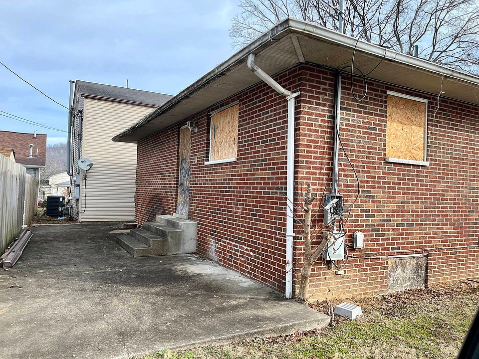 2nd image of 505 10th St