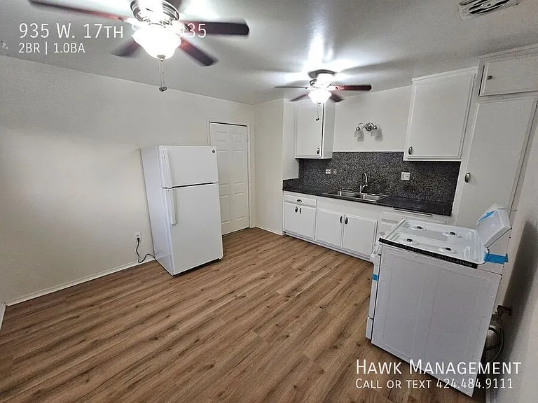935 W 17th St #935 — Photo 25
