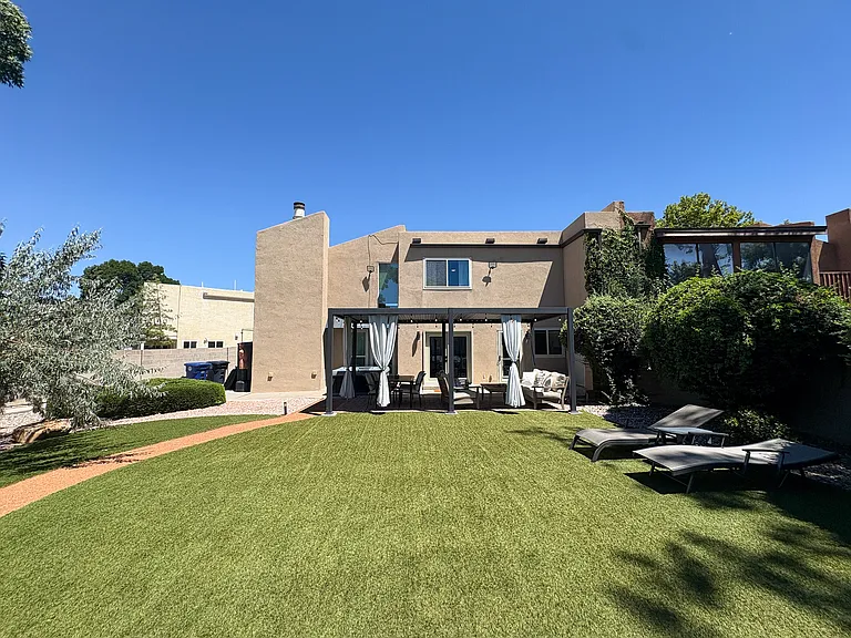 9608 Merion Cir NE — Photo 29