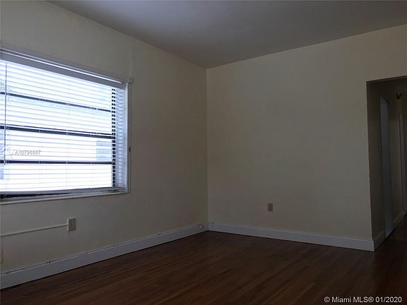 2nd image of 600 NE 34th St APT 4