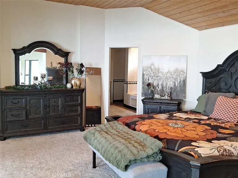 21425 Sawpit Canyon Rd — Photo 7