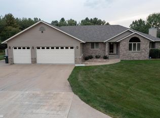 11021 Whitetail Dr, Burlington, IA 52601