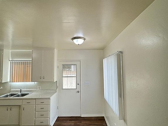 3rd image of 914-930 Edgar Ave #916