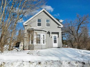 6 Cedar St, Dexter, ME 04930