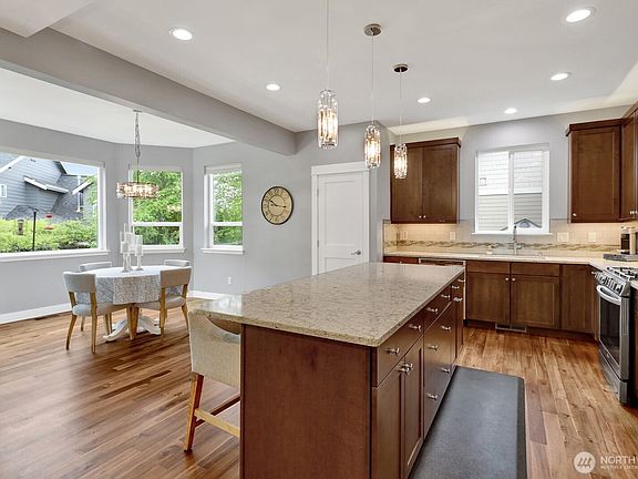 3rd image of 830 San Juan Boulevard