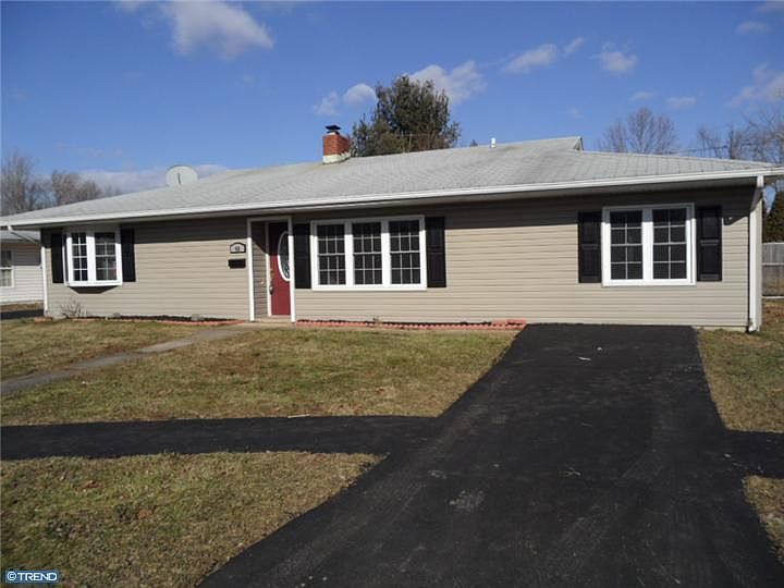 1st image of 40 Kollman Dr
