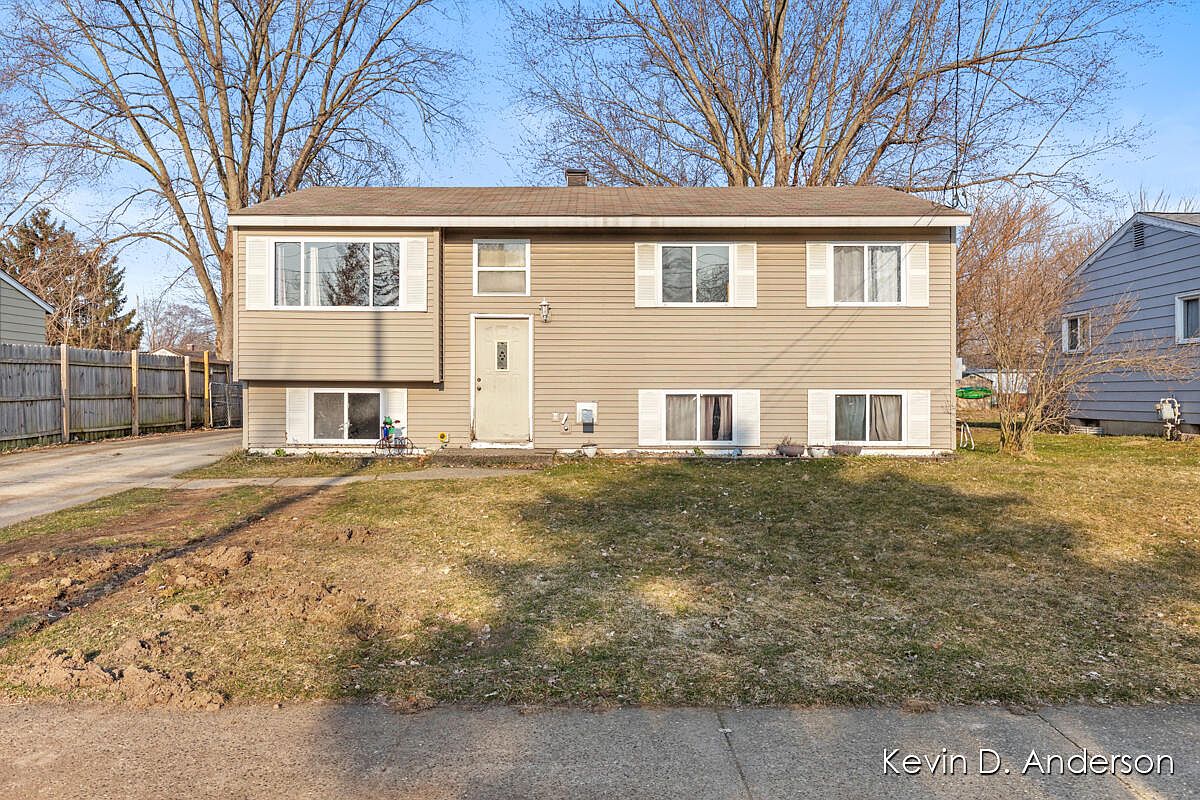 216 Meadowlark Ct, Middleville, MI 49333 Zillow