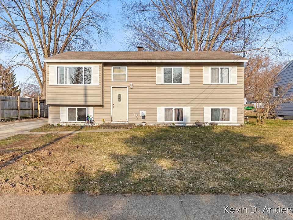 216 Meadowlark Ct, Middleville, MI 49333 Zillow