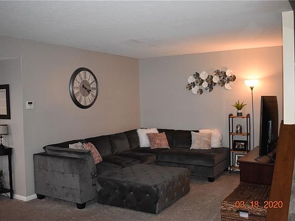 3rd image of 83 Privet Ln