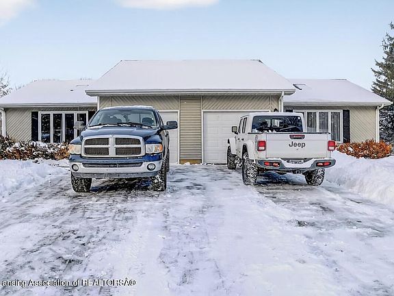2nd image of 3412-3414 Parkwood Dr