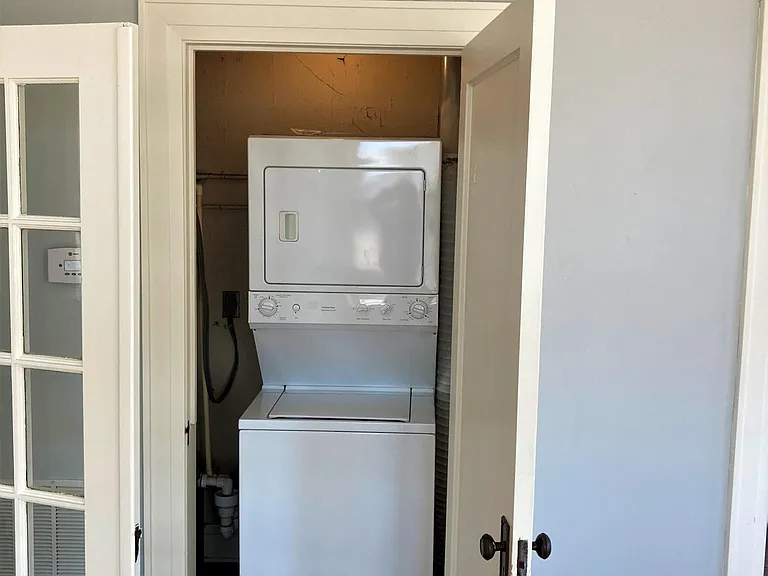 222 SE Frank Phillips Blvd #6 — Photo 6