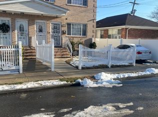 137-15 220th Pl, Springfield Gardens, NY 11413