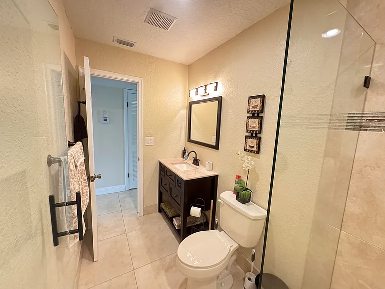512 High Point Dr #C — Photo 8