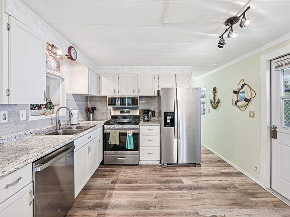 4th image of 4756 NE Blue Heron Lane