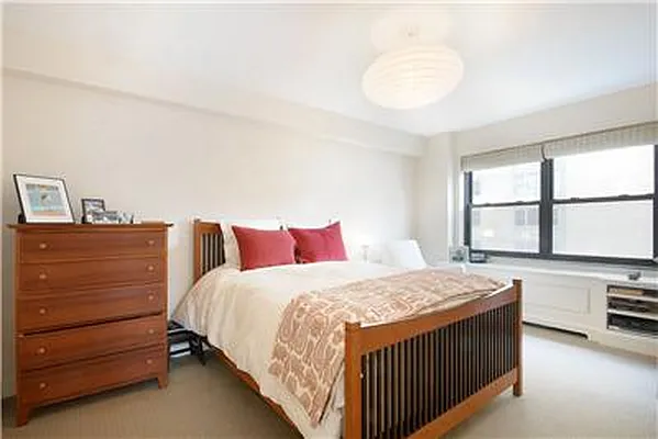 Sold by Warburg | media 14