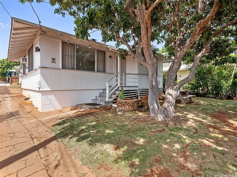 3622 Maunalei Ave — Photo 1