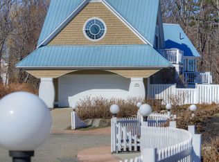 69 Summer Pl, Portland, ME 04103