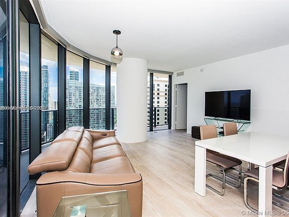 5th image of 55 SW 9th St Unit 2903