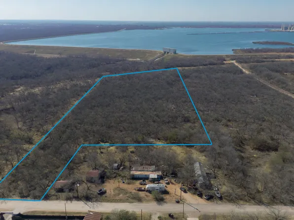 17791 Shady Falls Rd, Elmendorf, TX 78112