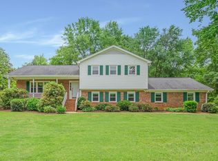 3 Garden Hill Rd, Simpsonville, SC 29681
