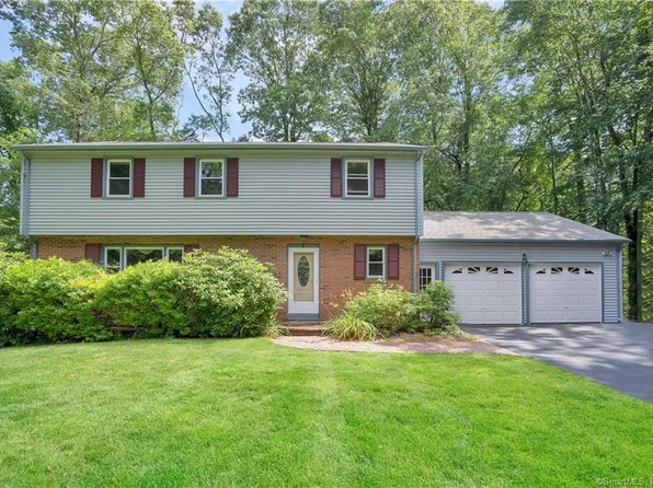 3 Elmwood Drive, East Hampton, CT 06424