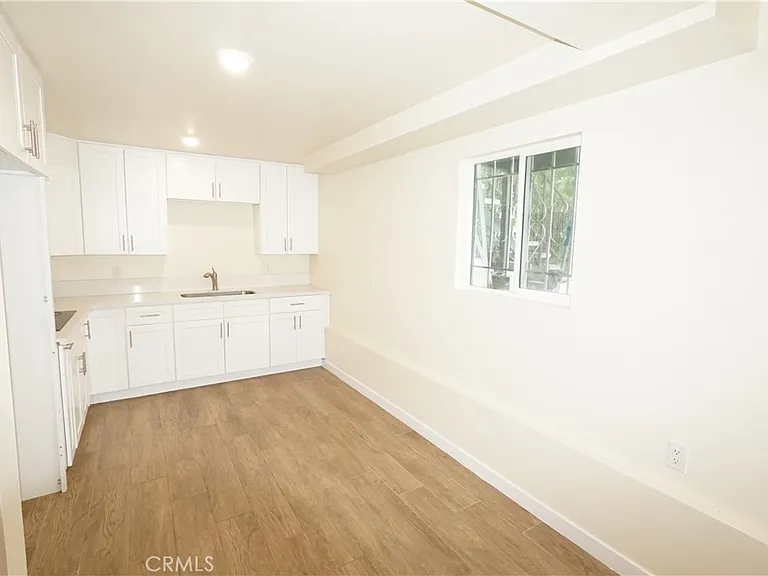 448 W 41st Pl #3/4 — Photo 36
