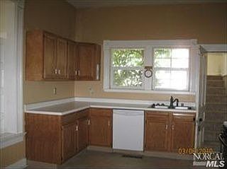 5th image of 832 Kentucky St