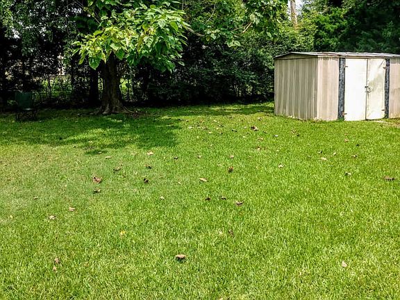 4th image of 218 Longview Dr