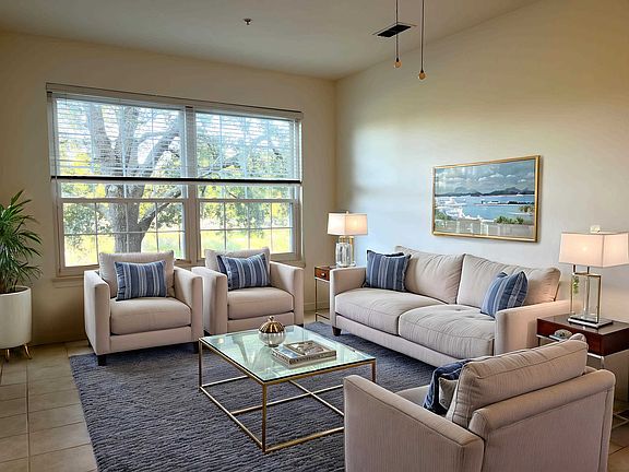 2nd image of 10550 Baymeadows Rd Unit 425