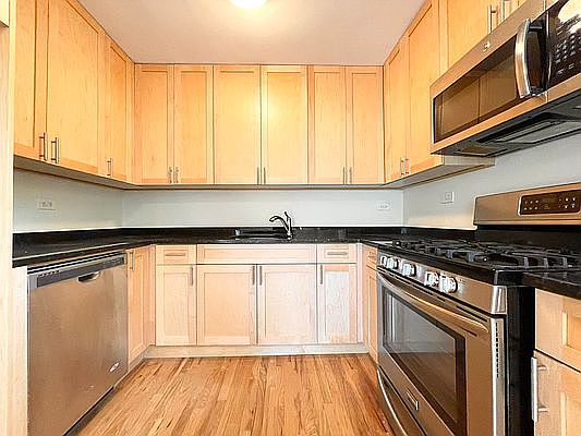 2nd image of 24510 Grand Central Pkwy APT 4D