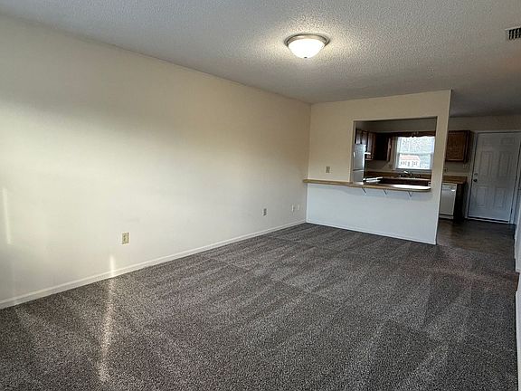 3rd image of 217 Appaloosa Dr
