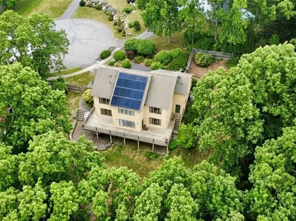 221 Kings Ridge Rd, South Kingstown, RI 02879