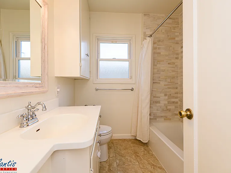 525 Laverne Ave — Photo 13