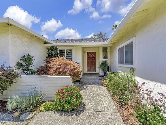 2nd image of 5118 Glentree Ct