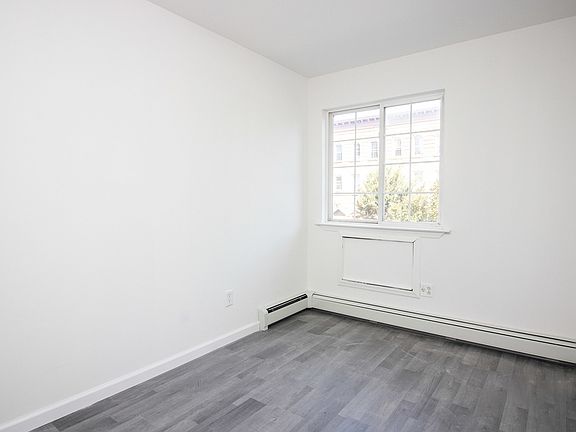 4th image of 500 Central Ave #2