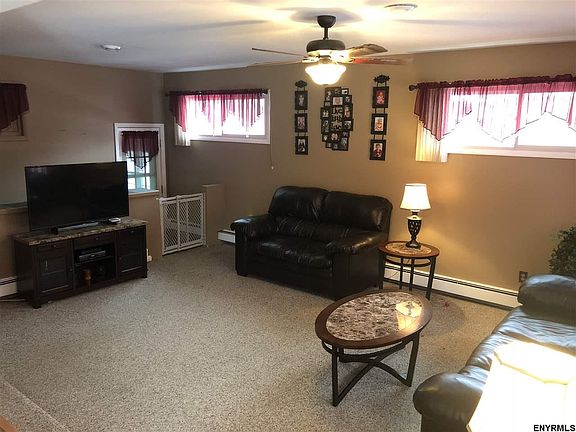 4th image of 60 Oakwood Dr