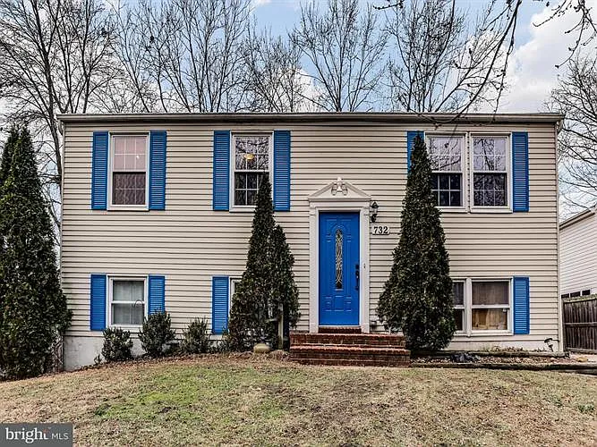 732 Snowdon Ln photo 1