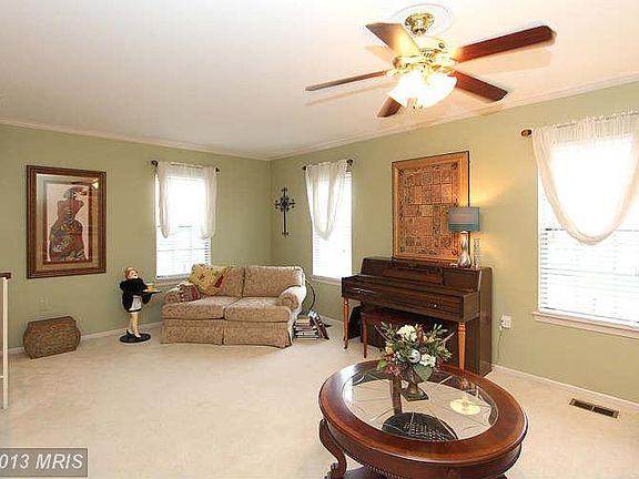 5th image of 232 Lazy Hollow Dr