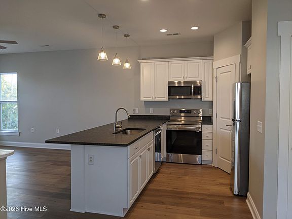 5th image of 802 Nixon St #2