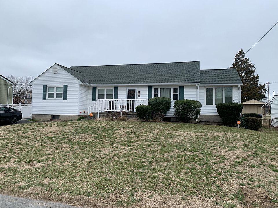 1st image of 28 Cedar Dr