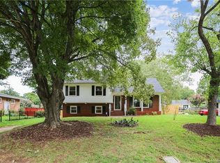 1933 Bentley Pl, Charlotte, NC 28205