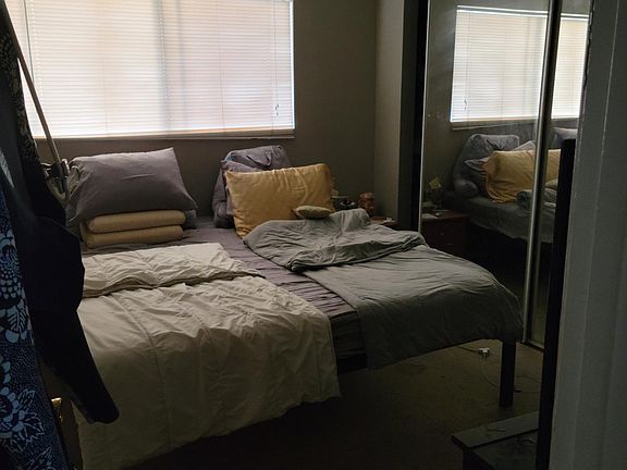 3rd image of 1125 Hornblend St #8