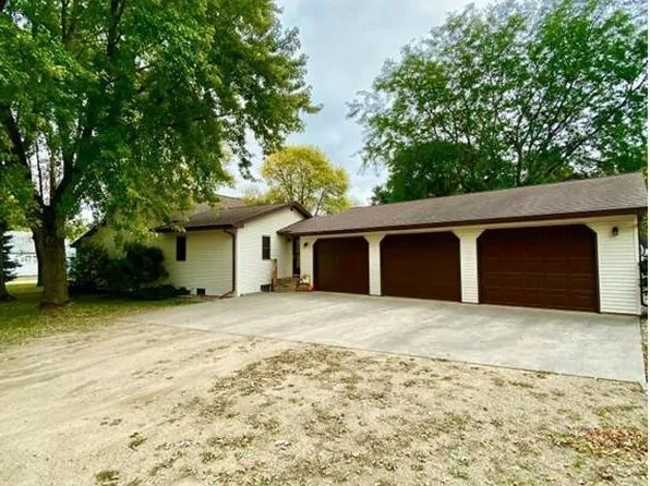 110 N Grant St, Taunton, MN 56291