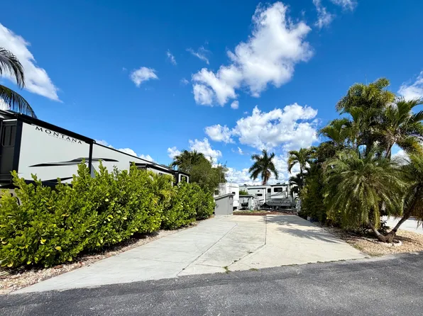 150 Smallwood Dr #59, Chokoloskee, FL 34138